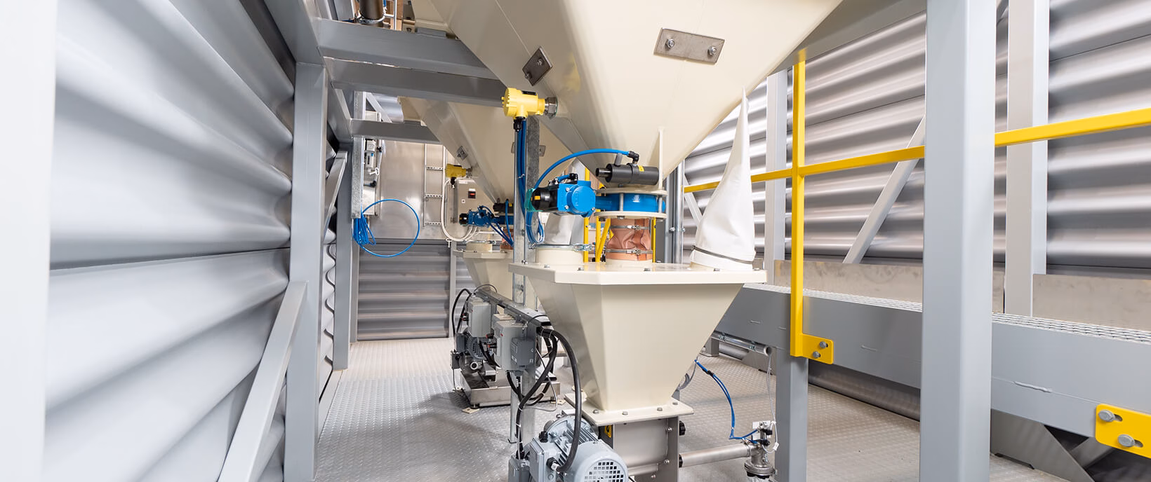 Industrial weighing system with hoppers and dosing equipment