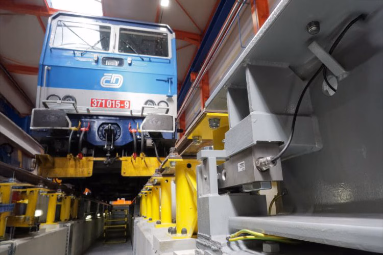 Train at a maintenance pit