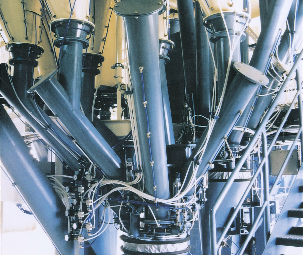 Industrial fluidisation system with multiple pipes and components for bulk material handling